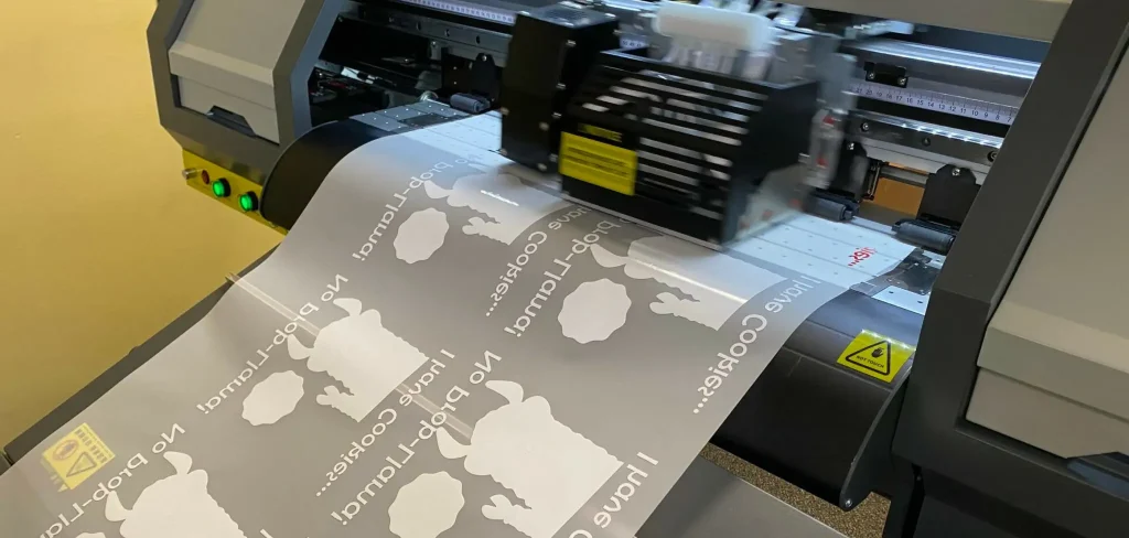 DTF Printing vs Heat Transfer Vinyl: Best Printing Method for Sportswear